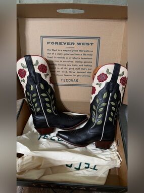 Brand New Tecovas Annie Midnight Roses 9B